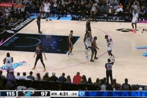 投子认负！末节还剩4分31秒 热火换下主力练兵&加德纳都上场了