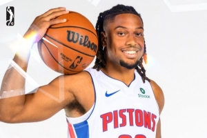 活塞官方：球队将37号球查兹·拉尼尔下放至G联盟附属球队