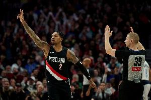 就是自信就是攻！凯莱布·乐福13中6&三分9中3拿到16分5板2助