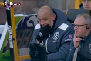 致敬还是嘲讽😂狼队球迷在比分领先时高唱：努诺是我们自己人