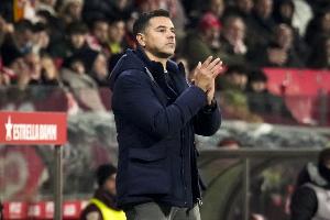 赫罗纳主帅：埃切维里已参加训练，但他没合同还无法出战马洛卡