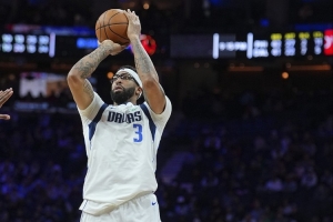 当面回应！浓眉单打杜兰特 对抗后跳投命中还造成犯规