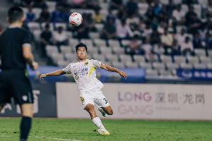 恭喜！侯煜当选2025年广东足球先生