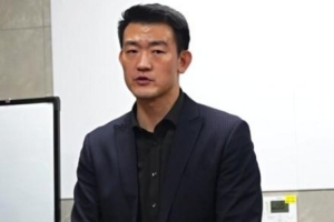 王博更衣室：我们不想说120多比90多赢球 最好54比50拿下比赛