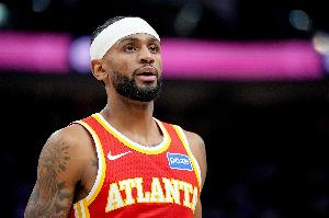 沦为空砍！亚历山大-沃克6记三分拿下31分4板3助2断 6失误