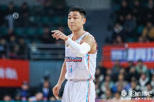 正负值+7全队最高！高诗岩半场3中1拿到7分6助3断 罚球5中5