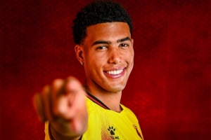 记者：切尔西小将卡莱布·威利因伤提前终止租借，已返回球队治疗