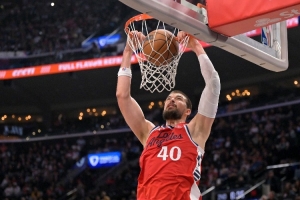 解说：快船输球不能全赖祖巴茨 卢指导责任更大 对方五外还上大个