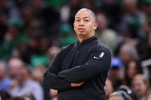 小阵容不错为啥下半场不用？卢：第三节让祖巴茨首发开局不错