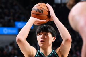 这一手真稳当~杨瀚森罚球命中率高达92.9% 高于库里&杜兰特等巨星