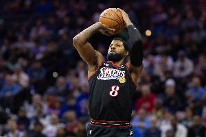 乔治：经过一年的磨合 76人更加默契&球队每个人都开始享受比赛