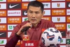 记者谈邵佳一：国足深陷低谷已久，还是多给点耐心吧