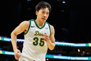 NCAA常规赛-王俊杰替补出场6分钟 4投1中&罚球2中2得到4分