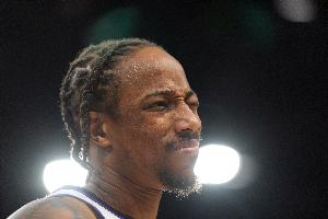 打不疼对手！德罗赞半场9中4得9分4板2助 正负值为-13