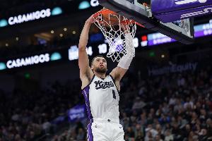 拉文复出替补出战！国王首发：威少 德罗赞 穆雷 阿丘瓦 雷诺