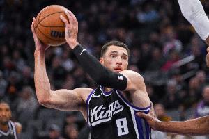 国王迎战雄鹿 因脚踝伤势连续缺席9场比赛的拉文将迎来复出