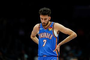 关键补篮难救主！切特出战33分钟 11中8拿到18分9板3帽