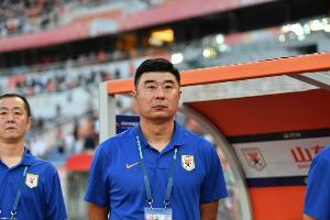 康冰透露泰山教练组：韩鹏教练组组长+宿茂臻主教练+外籍助理教练