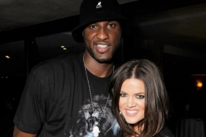 卡戴珊哪点吸引了你？奥多姆：她很真诚 她的眼睛让我想起我妈