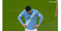 遭绝平落后榜首6分！赛后曼城众将神情落寞，罗德里无奈摇头