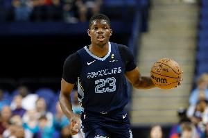 希望伤势无碍！科沃德上半场9中6&三分3中2 砍下16分9篮板