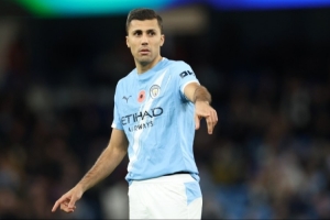 被拉开6分！曼晚为曼城评分：罗德里8分最高 赖因7分 谢尔基6分