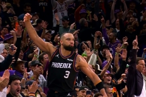 打的就是MVP！狄龙单打亚历山大 撤步三分干拔命中 太阳领先4分！