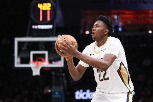 非常离谱！鹈鹕半场出现多达17次失误&奎因个人4次 热火全队6次