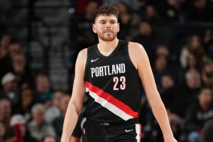 拓媒：上赛季克林根连续18场有盖帽 最近6场一共只有1记 有点软