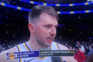 湖人本季已经8次落后两位数情况下完成逆转 并列联盟第二多！