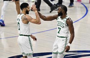 绿军晒队史单场50分球员榜：塔图姆7次最多 布朗2次 队史共10人