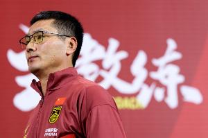 邵佳一：新人国脚完全符合国足要求 我20岁时上场不多也进了国足