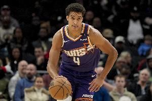 白热化！伊戈达罗篮下得手 太阳追到2分分差