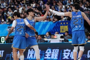 体坛周报：争冠路上 北京男篮还欠缺什么？
