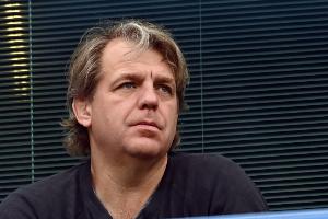 蓝军球迷屡屡高唱阿布名字抗议伯利！跟队：肯定不是因为场上表现