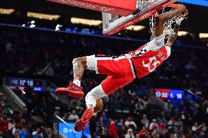 同样的对手！同样的伤病！同样缺6周！小琼斯上次因绿军缺了17场