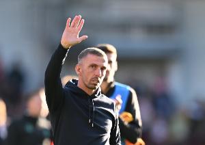 切尔西跟队：前狼队主帅奥尼尔与斯特拉斯堡商谈执教事宜