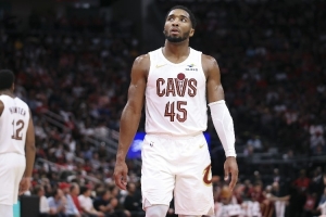 肯扬·马丁：米切尔最终会进名人堂 但他并没有让队友变得更好