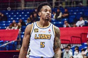 媒体人：布朗赛前临时决定缺席比赛 上海队今天进攻太厉害