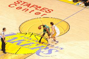 皮尔斯：在绿军夺冠后我搬出了洛杉矶 湖人球迷就像黑社会 我怕死