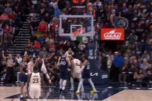 看入迷了？库里彩虹球2+1被吹无效 犯规后裁判眼看着球进后才吹哨