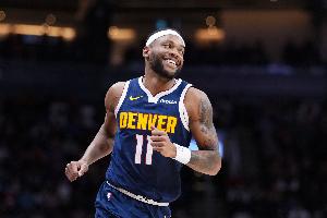 再度领先！布鲁斯·布朗底角接球稳稳命中三分