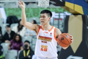 开场连续犯规影响发挥！庞峥麟8中3仅拿10分2板6助