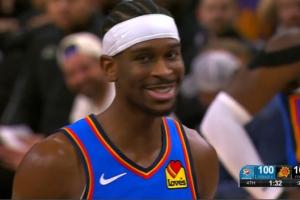 😍宠上了？狄龙幼稚跺脚干扰罚球 亚历山大笑骂：你聪明你聪明