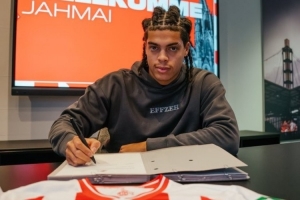 官方：曼城20岁中后卫辛普森·普西租借加盟科隆半个赛季