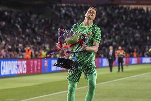 波兰记者：有意大利球队对什琴斯尼感兴趣，讨论今年夏窗转会