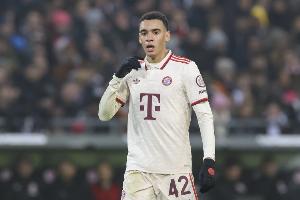 弗罗因德：穆西亚拉已恢复合练将逐步增加时间，很可能在1月复出