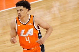 桑德斯：最后暂停前我已准备要得分了 但暂停叫得好&让我们冷静下