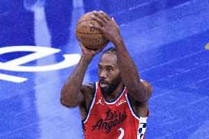 已臻化境！小卡无解中投再度命中 帮助快船稳住局势