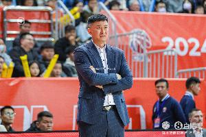 杜锋：领先两位数后想简单了 输球是自身问题 球员连续比赛也疲劳